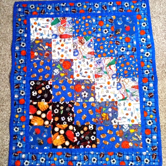 Adorable homemade boys blanket - Picture 1 of 6